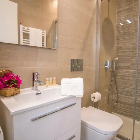 188 - Buganvilia - Pool And Balcony 아파트